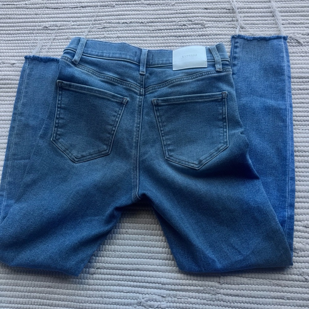 Express High Rise Skinny Jeans 4R Stretch Blue Raw Hem Distressed - Picture 8 of 8